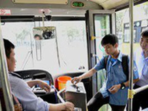 TP.HCM cho thí điểm thẻ xe buýt thông minh thêm 1 năm