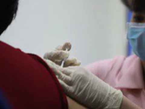 Lô vắc xin ngừa COVID-19 của COVAX đầu tiên về Việt Nam không đủ 1,37 triệu liều