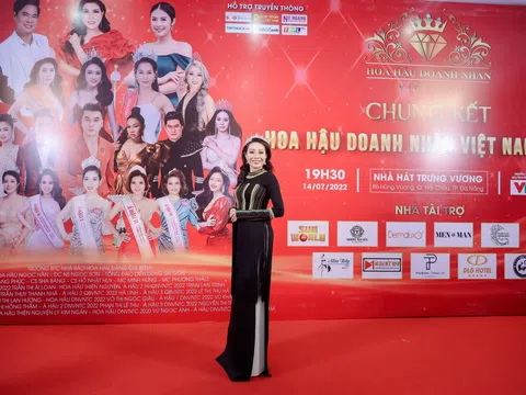 Á hoàng Võ Lý Sang diện Áo dài đen huyền bí góp mặt tại Chung kết Hoa hậu Doanh nhân Việt Nam 2022