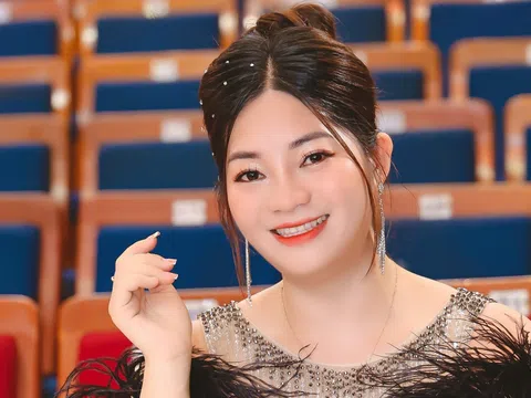Người đẹp nhân ái Bùi Thị Liến sang trọng xuất hiện trong đêm chung kết Hoa hậu Doanh nhân Việt Nam 2023