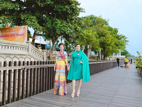 NTK Thân Hoàng Bích Thủy mang bộ sưu tập công sở độc đáo đến Hoa hậu Quý bà Việt Nam Toàn cầu 2023