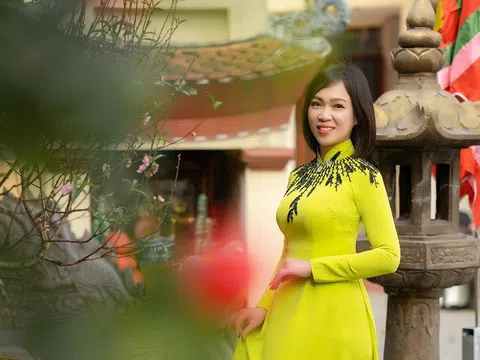 Á hậu Lê Thị Khánh Vân mặc áo dài đẹp hóa "nàng thơ" đón Tết Nguyên đán 2024 tại Tuyên Quang