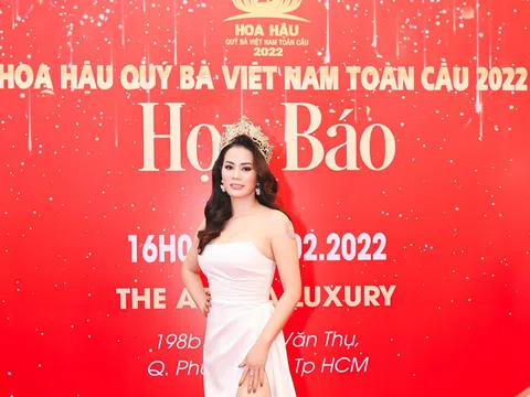 Á hậu Xuân Tâm xuất hiện lộng lẫy trong vai trò giám khảo cuộc thi Hoa hậu Quý bà Việt Nam Toàn cầu 2022