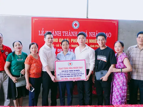 Du Thiên, Đạt Villa trao tặng nhà nhân đạo tại Phú Thọ
