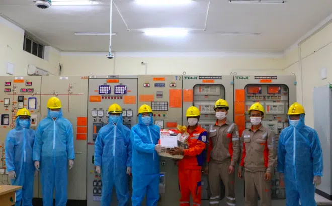 PC Hải Dương: Vượt khó đảm bảo điện cho bệnh viện dã chiến Sao Đỏ