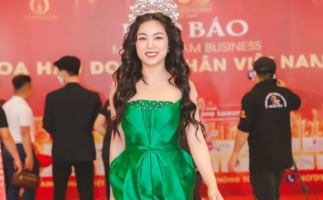 Sau đăng quang, Hoa hậu Đỗ Thị Quỳnh chấm thi nhan sắc